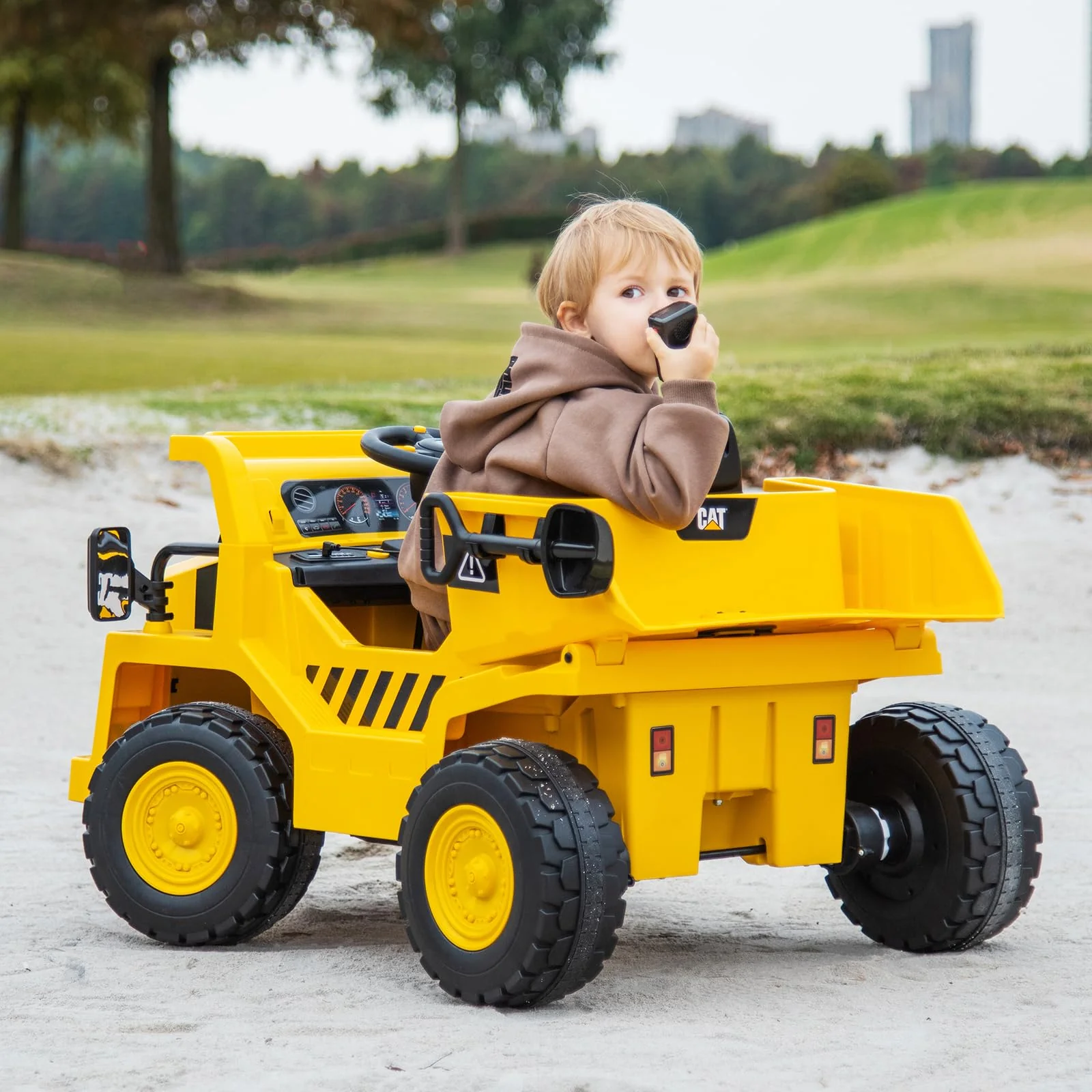 HONEY JOY Kids Ride on Dump Truck, 12V Electric Vehicle w/2.4G Remote Control, Working Megaphone - Image 2